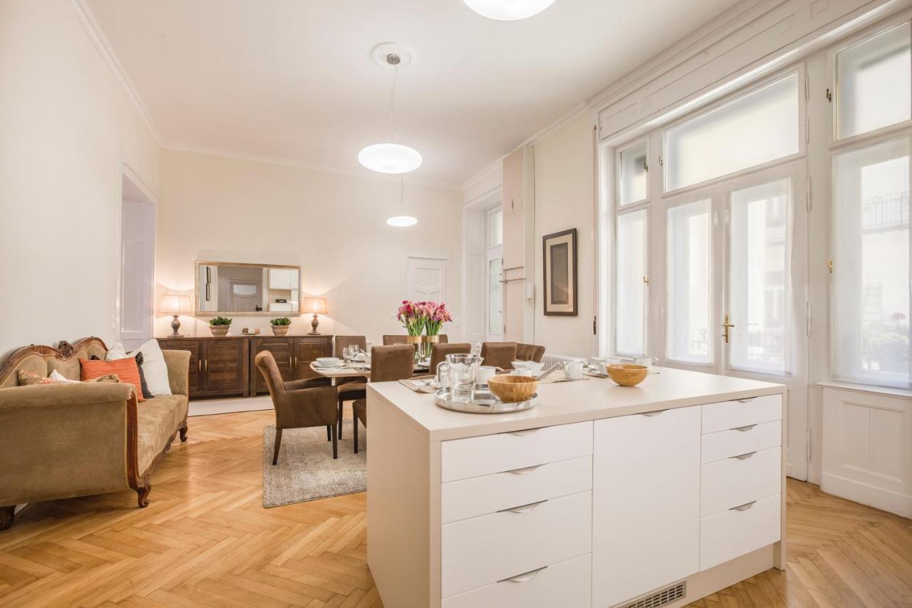 Modernized Unique Huge Central Apartment On 135Sqm Budapest Bagian luar foto