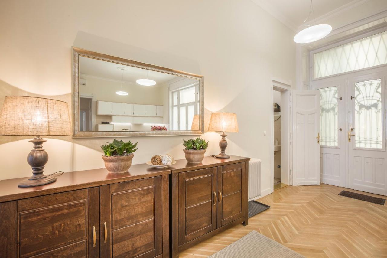 Modernized Unique Huge Central Apartment On 135Sqm Budapest Bagian luar foto