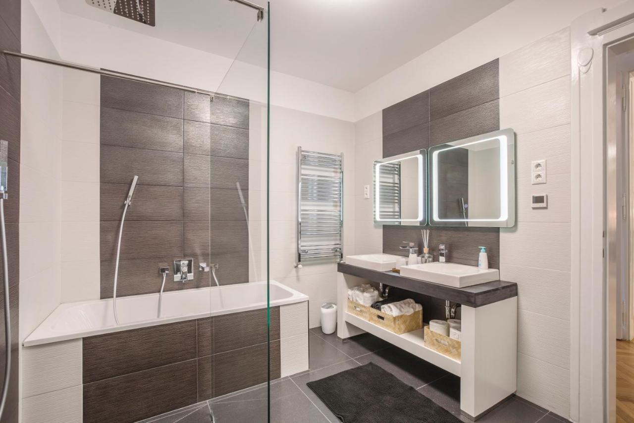 Modernized Unique Huge Central Apartment On 135Sqm Budapest Bagian luar foto